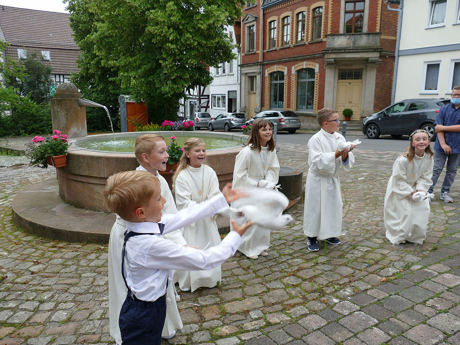 Feier der 1. Heiligen Kommunion in Sankt Crescentius (Foto: Karl-Franz Thiede)